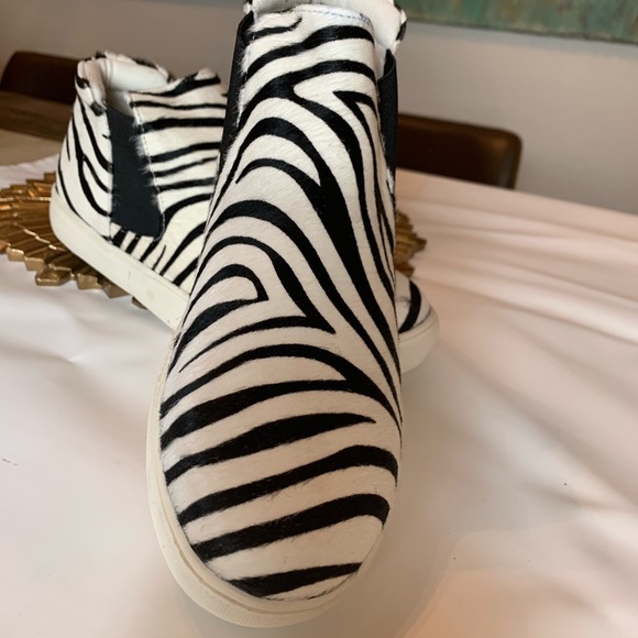 NEW Anthropologie Coconuts by Matisse  High top zebra print sneakers size 7.5 - Picture 3 of 8